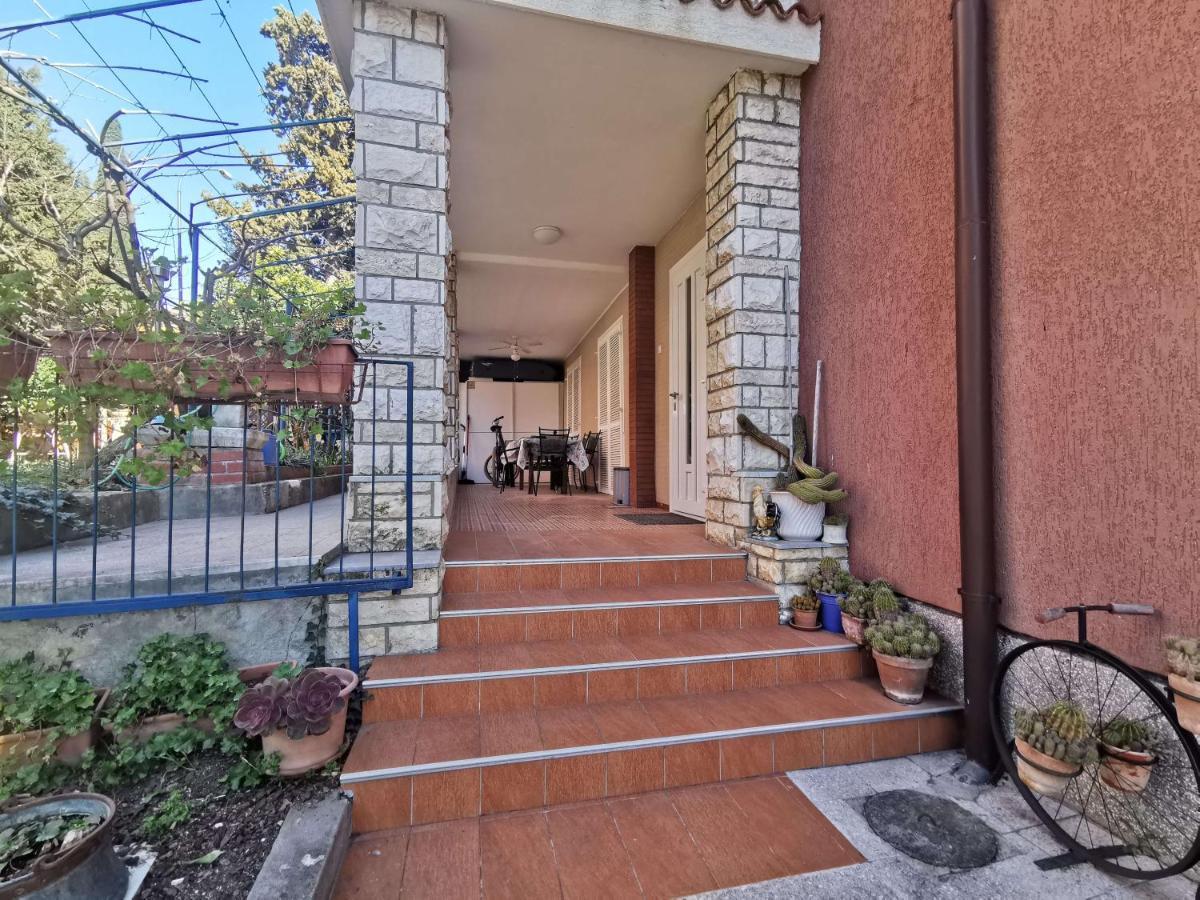 Pri Noni "Istracycle" Apartment Lucija Exterior photo